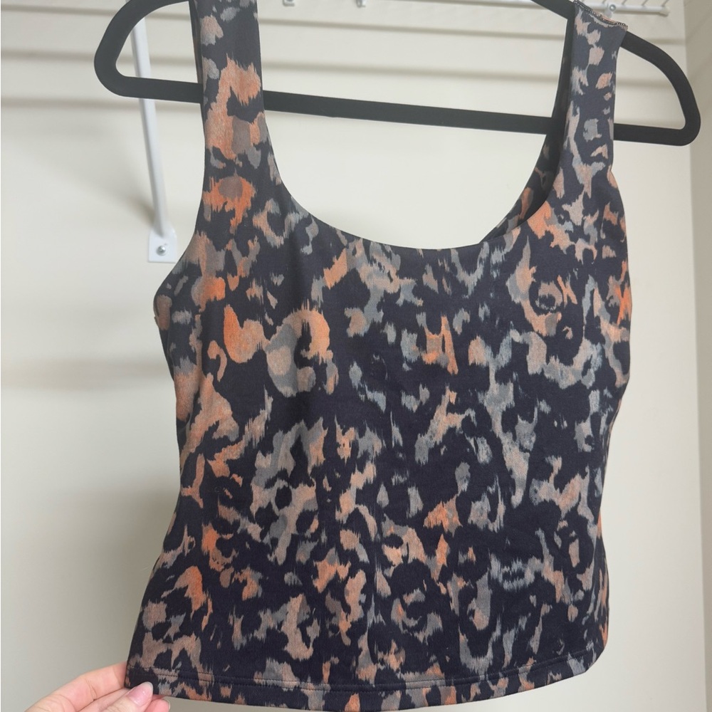 Black and Tan Fitted Tank Top with Sleeveless Design